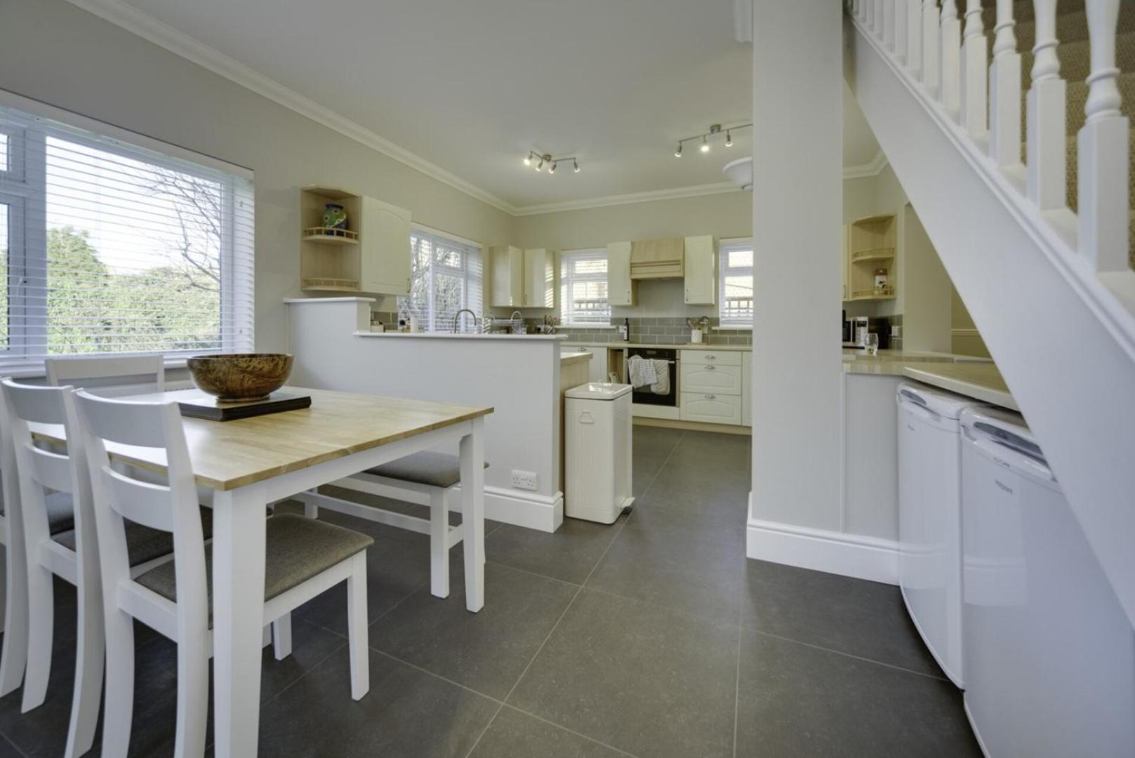 ליטלהמפטון Super 5 Bedroom Family Friendly Retreat Rustington מראה חיצוני תמונה