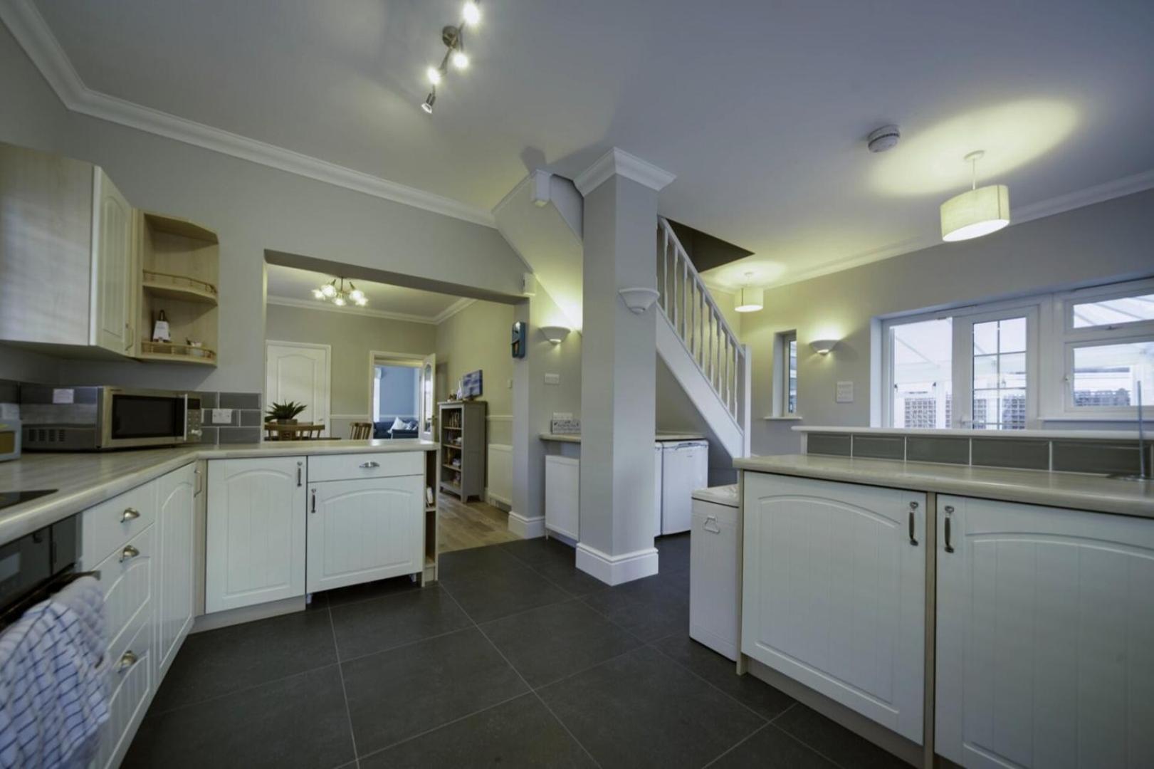 ליטלהמפטון Super 5 Bedroom Family Friendly Retreat Rustington מראה חיצוני תמונה